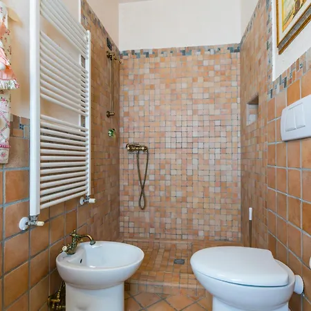 Al Bivio By Interhome * Castorano