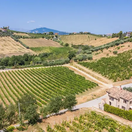 Al Bivio By Interhome * Castorano